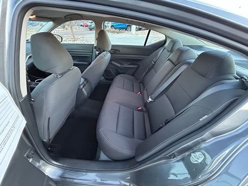 Used 2024 Nissan Altima 2.5 SV image 24