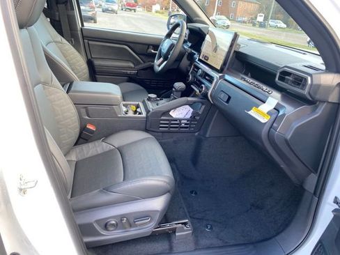 New 2024 Toyota Tacoma TRD Off-Road image 9