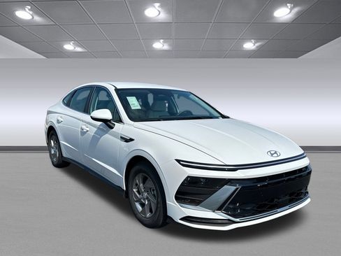 New 2025 Hyundai Sonata SE image 1