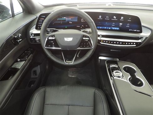 New 2025 Cadillac Lyriq Sport image 17