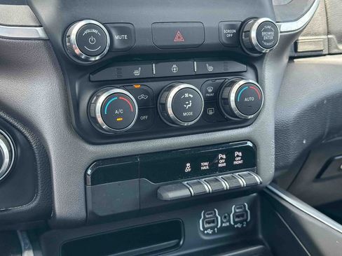 Used 2021 RAM 1500 Big Horn AWD/4WD image 32