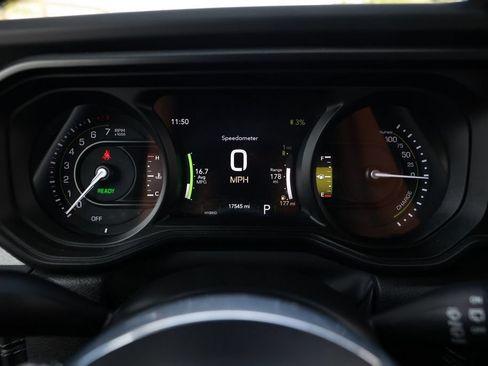 Used 2025 Jeep Wrangler Unlimited Sahara w/ Safety Group AWD/4WD image 20