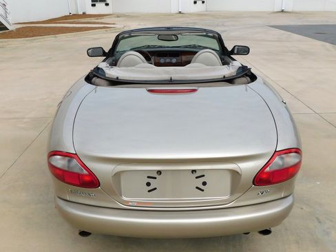 Used 2000 Jaguar XK8 Convertible RWD image 22