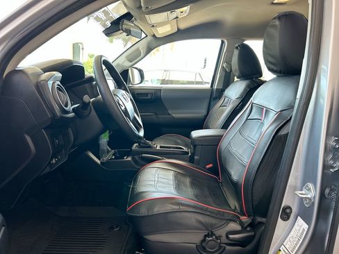 Used 2021 Toyota Tacoma SR AWD/4WD image 10