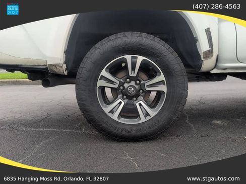 Used 2017 Toyota Tacoma TRD Sport w/ Premium & Technology Package AWD/4WD image 32