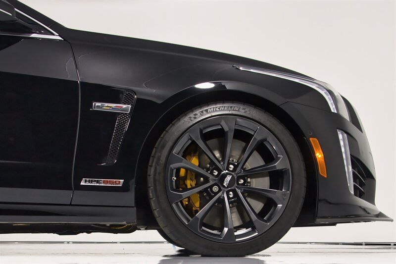 Used 2018 Cadillac CTS V w/ Carbon Fiber Package RWD image 15
