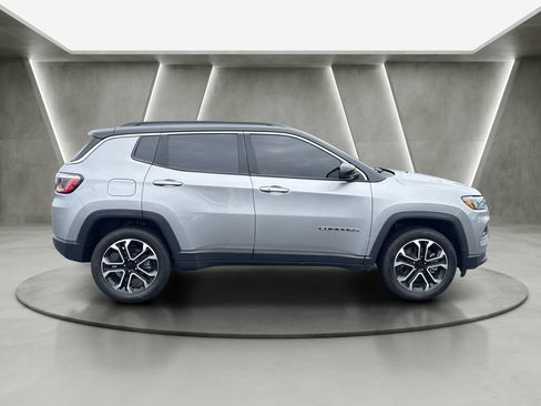 Used 2023 Jeep Compass Limited w/ Sun and Sound Group AWD/4WD image 8