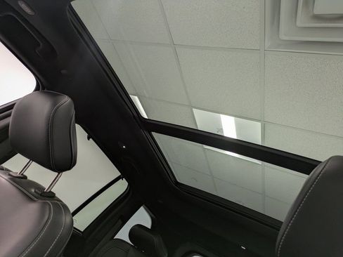 Used 2024 Jeep Grand Cherokee Limited w/ Luxury Tech Group II image 11