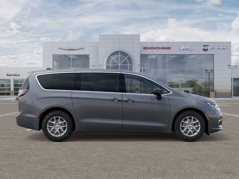 New 2025 Chrysler Pacifica Select image 57