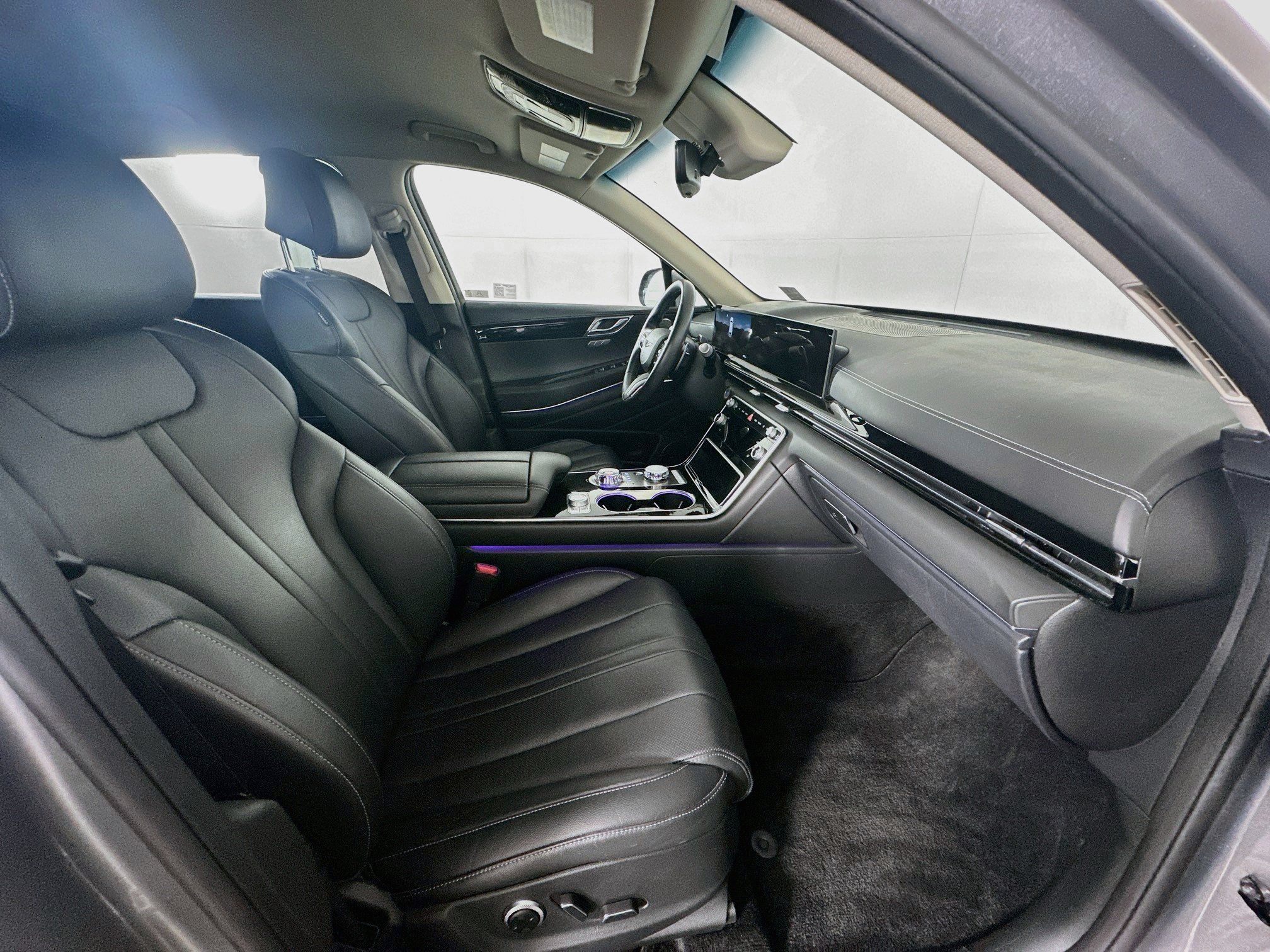 Used 2025 Genesis GV80 2.5T Standard AWD/4WD image 31