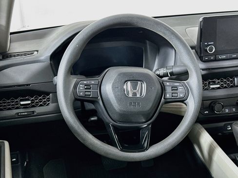 Used 2025 Honda Accord SE image 17