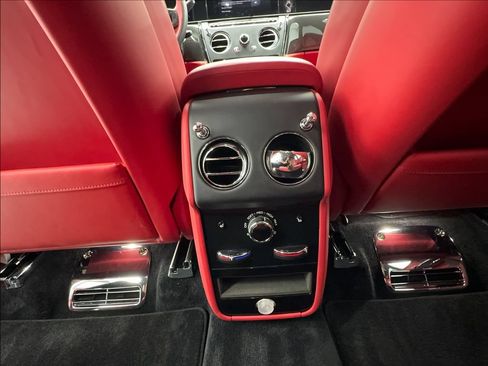 Used 2025 Rolls-Royce Cullinan Black Badge AWD/4WD image 46