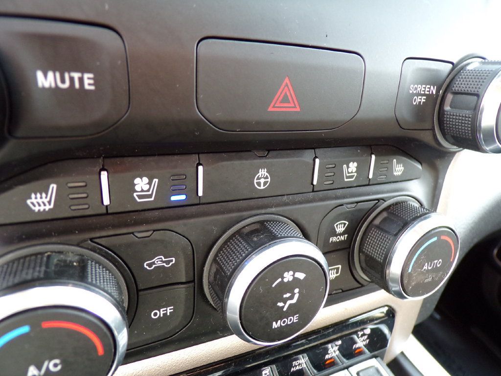 Used 2020 RAM 1500 Laramie AWD/4WD image 20