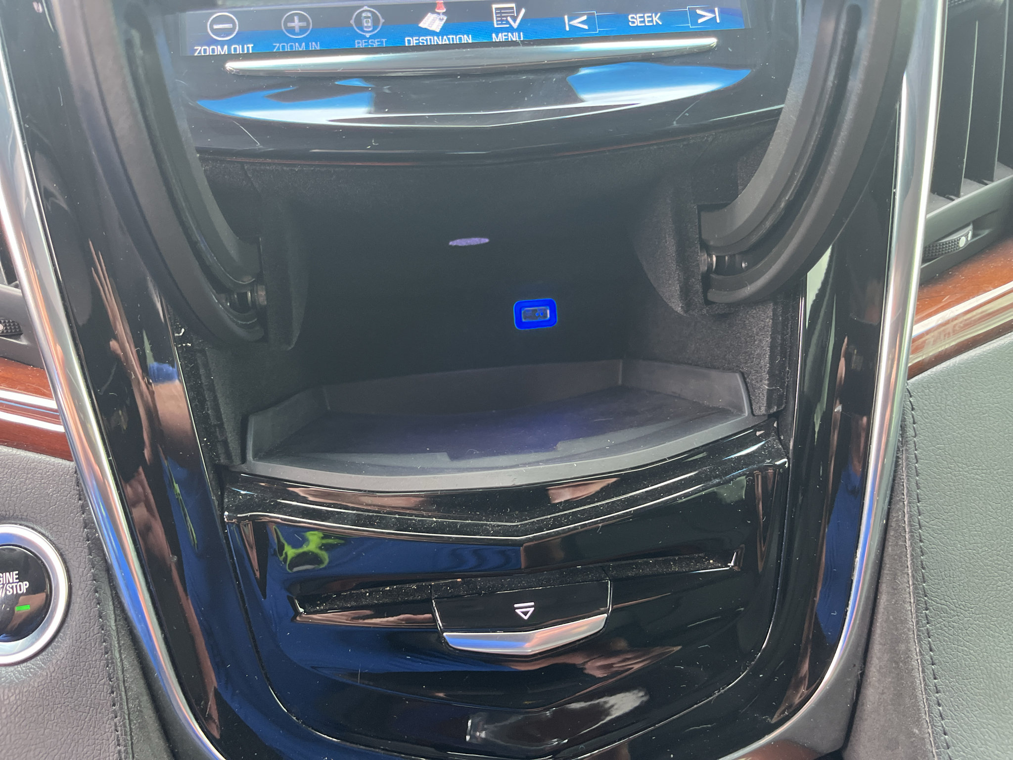Used 2018 Cadillac Escalade Premium Luxury AWD/4WD image 20