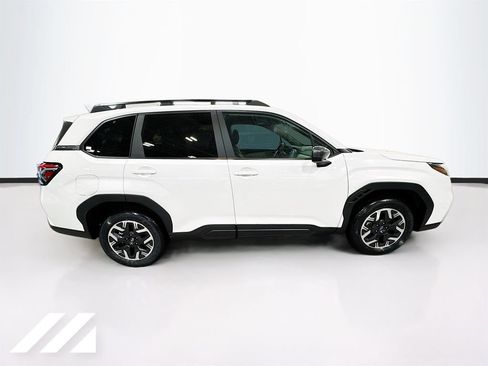 Used 2026 Subaru Forester Premium AWD/4WD image 4