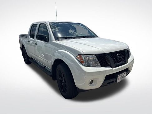 Used 2020 Nissan Frontier SV w/ Midnight Edition Floor Mats AWD/4WD image 2