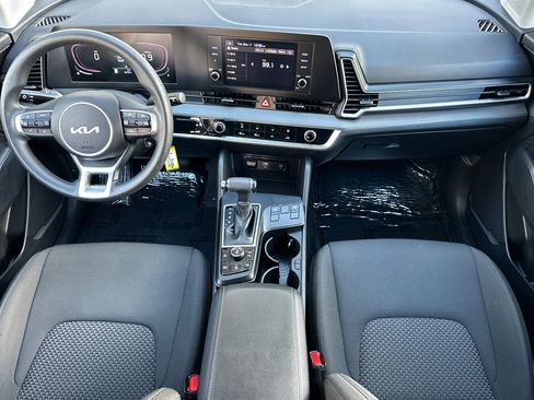 Used 2023 Kia Sportage LX image 10