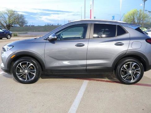 Used 2021 Buick Encore GX Select image 2