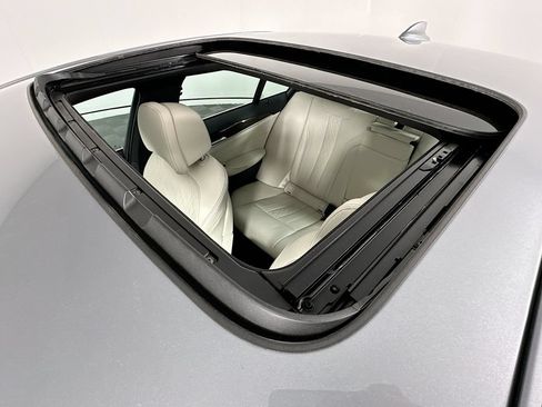 Used 2023 BMW 530i w/ Premium Package RWD image 22