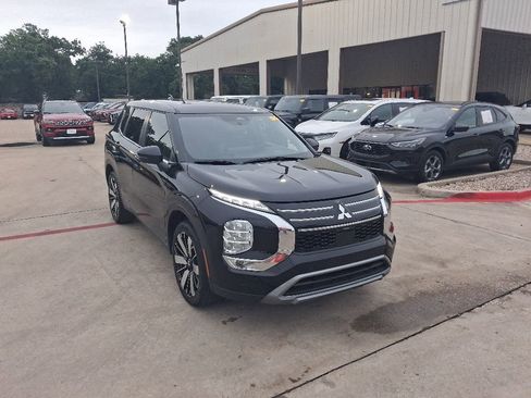 Used 2025 Mitsubishi Outlander SE FWD image 6