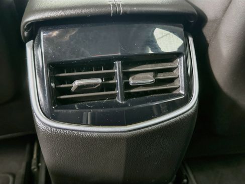 Used 2015 Cadillac XTS FWD image 24