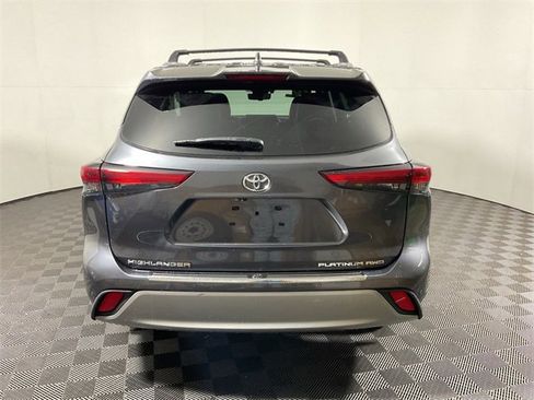 Used 2020 Toyota Highlander Platinum image 13