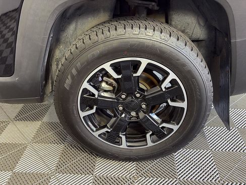 Used 2023 Jeep Renegade Trailhawk w/ Sun/Sound Group AWD/4WD image 16