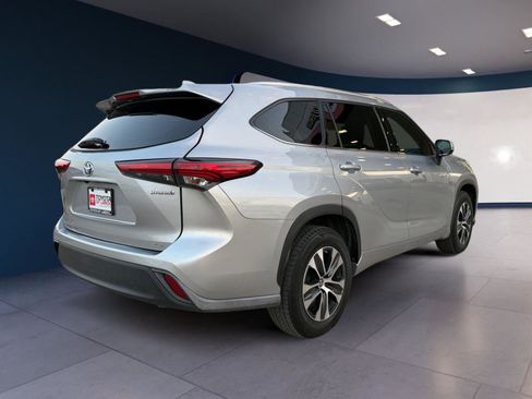 Used 2020 Toyota Highlander XLE image 5