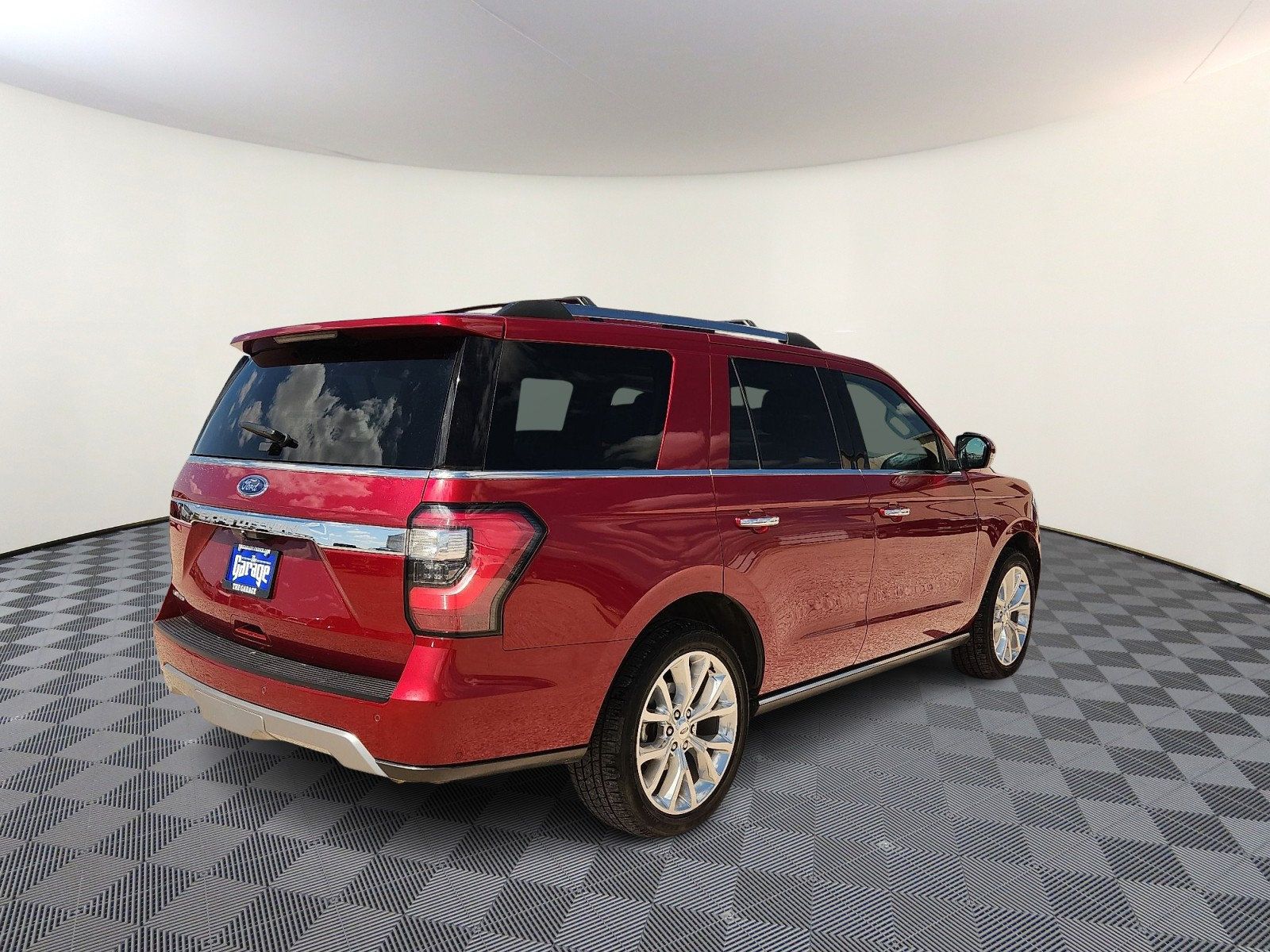 Used 2018 Ford Expedition Limited w/ Equipment Group 302A AWD/4WD image 4