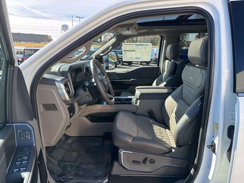 New 2026 Ford F250 Platinum w/ Platinum Plus Package image 11