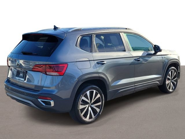 Certified 2024 Volkswagen Taos SE FWD image 4