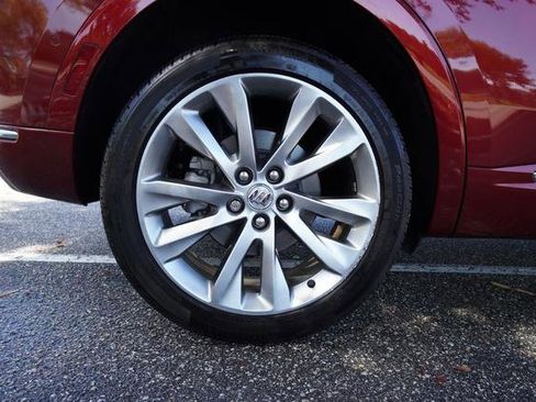 Used 2022 Buick Envision Avenir w/ Technology Package II image 42