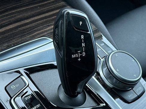 Used 2019 BMW 530e image 20