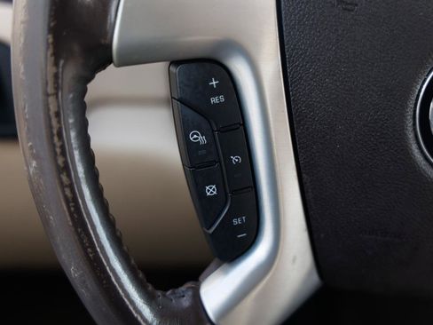 Used 2012 Cadillac Escalade Luxury image 23