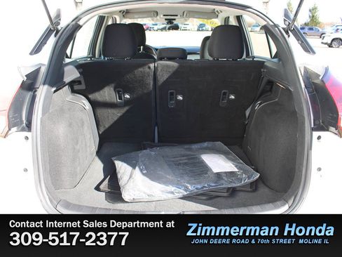 Used 2022 Nissan Kicks S image 6