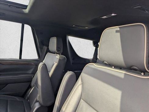 Used 2022 Chevrolet Tahoe Premier w/ Texas Edition RWD image 17
