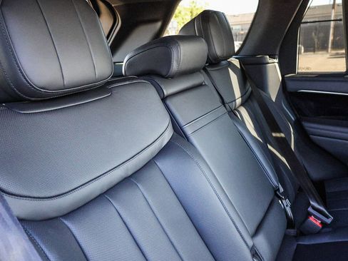 New 2026 Land Rover Range Rover SE image 21