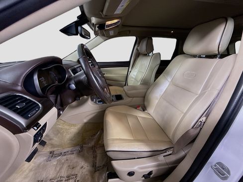 Used 2018 Jeep Grand Cherokee Overland image 22