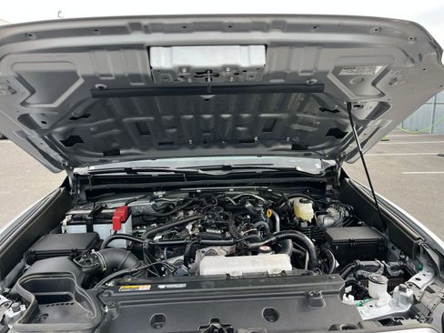 Used 2025 Toyota 4Runner TRD Off-Road image 32