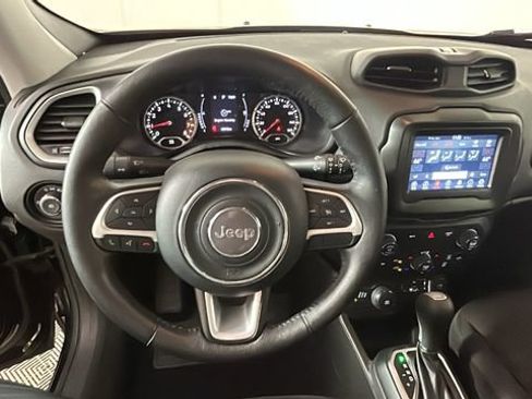 Used 2020 Jeep Renegade Latitude w/ Cold Weather Group AWD/4WD image 15