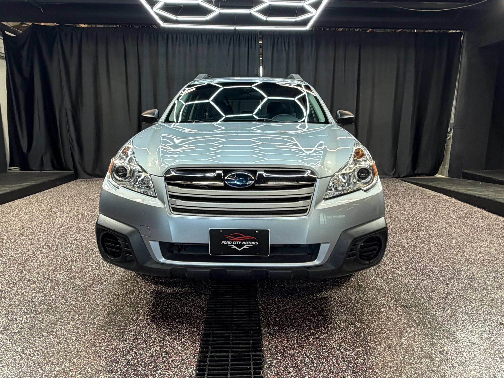 Used 2013 Subaru Outback 2.5i AWD/4WD image 2