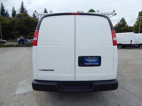 Used 2021 Chevrolet Express 2500 RWD image 7