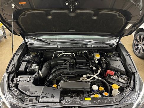 Used 2019 Subaru Crosstrek 2.0i Premium w/ Eyesight System image 9