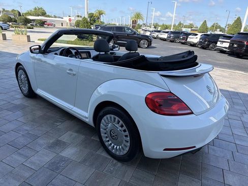 Used 2014 Volkswagen Beetle 2.5 FWD image 4