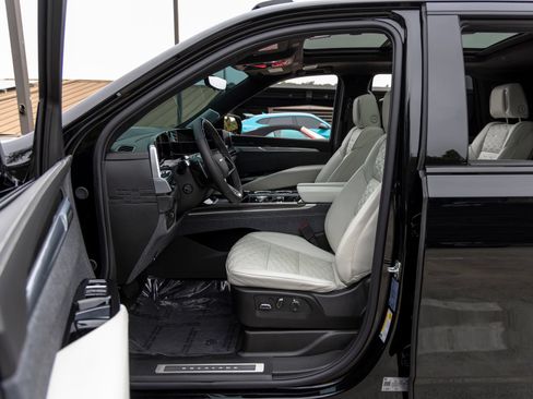 Used 2026 Cadillac Escalade V AWD/4WD image 26