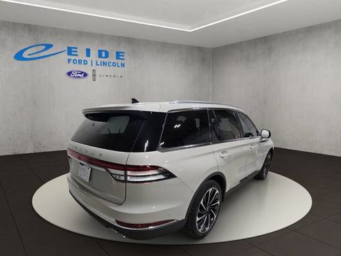 Used 2023 Lincoln Aviator Reserve w/ Equipment Group 201A AWD/4WD image 10