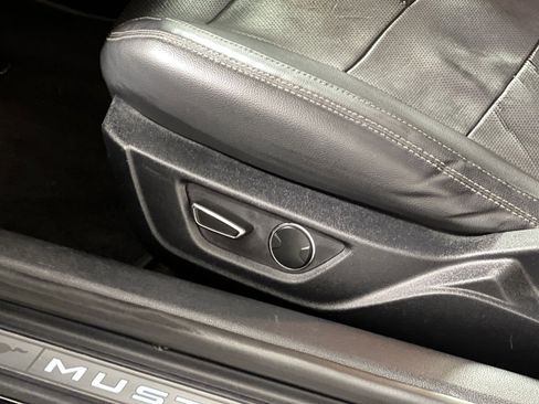 Used 2018 Ford Mustang GT Premium RWD image 14