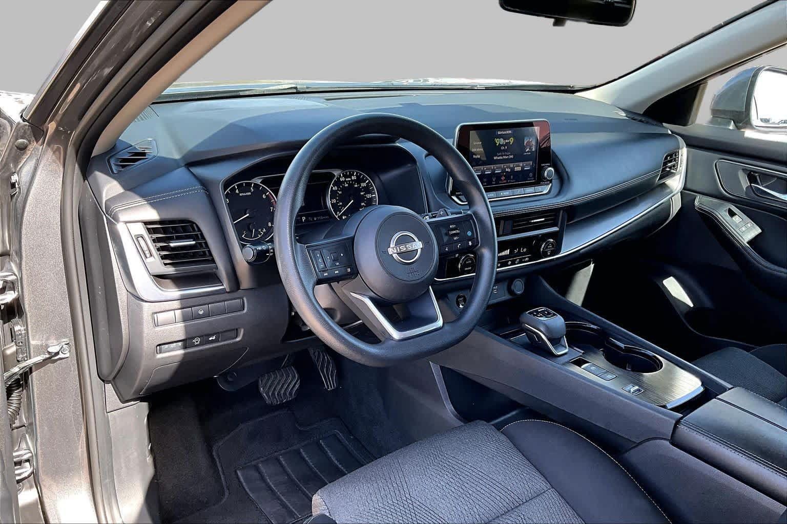 Used 2024 Nissan Rogue SV FWD image 18
