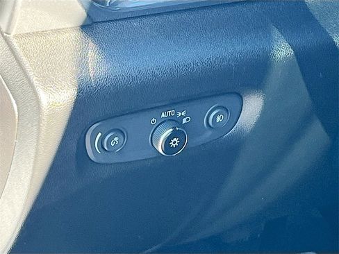 Used 2018 Chevrolet Traverse LT image 10