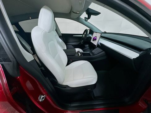 Used 2022 Tesla Model Y Long Range image 33